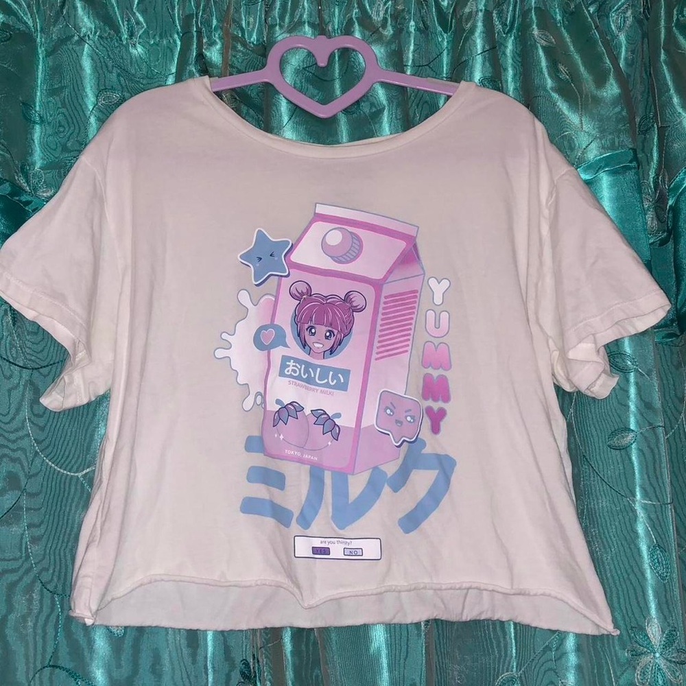 ✨🌸Cute white crop top shirt🌸✨